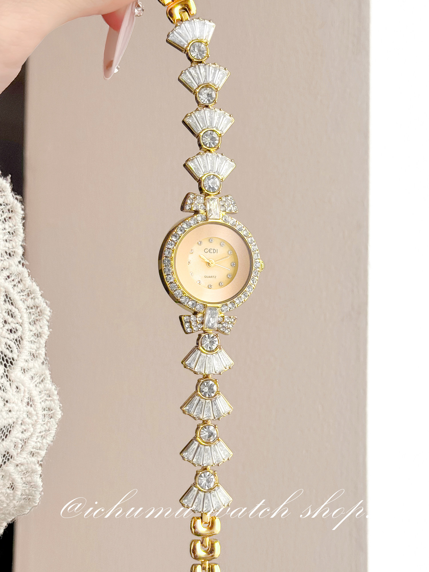 Luxury Watch & Jewellery Recensioni - Meerjungfrauen-Damenuhr: Luxuriöse Nischen-Diamantarmbanduhr mit Quarzwerk –