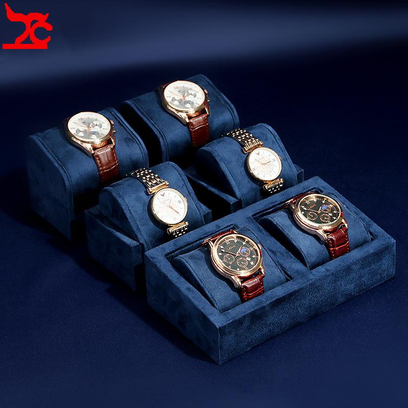 Blaues Stoff-Uhrenpräsentation – Luxury Watch Store Bewertung und Preis