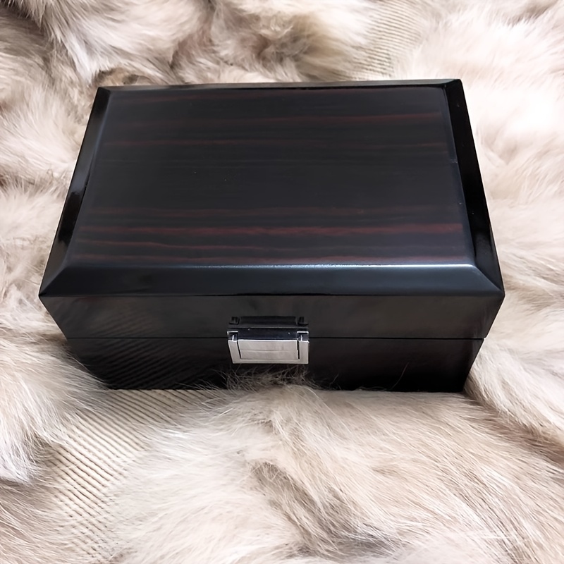 Luxuriöses, lackiertes Uhrenge – Luxury Watch Store Bewertung und Preis